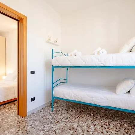 Mare Tra I Tetti * Monopoli